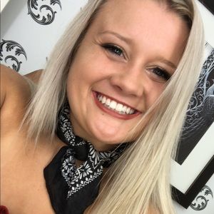 Meet your Posher, Melissa